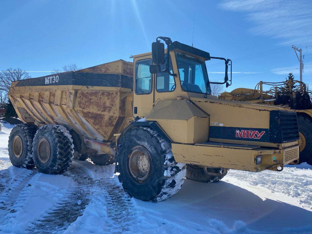 1997 MOXY MT-30 - Image 8